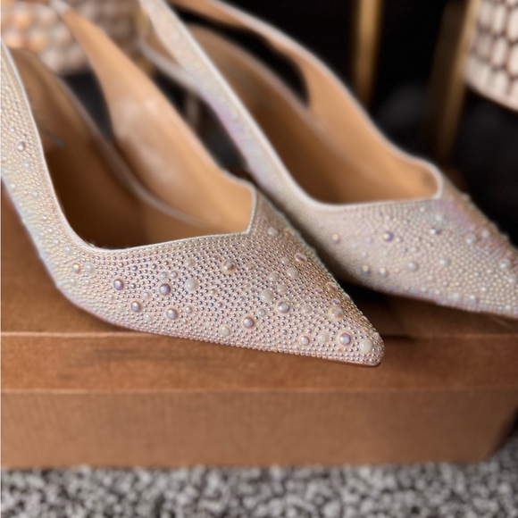 Betsey Johnson Clark Ivory Slingback Heels - Picture 5 of 7